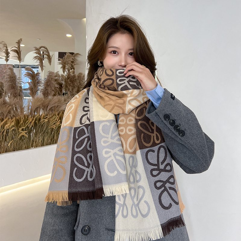 Khaki Autumn And Winter Love Scarf Women's Warm-tip002-