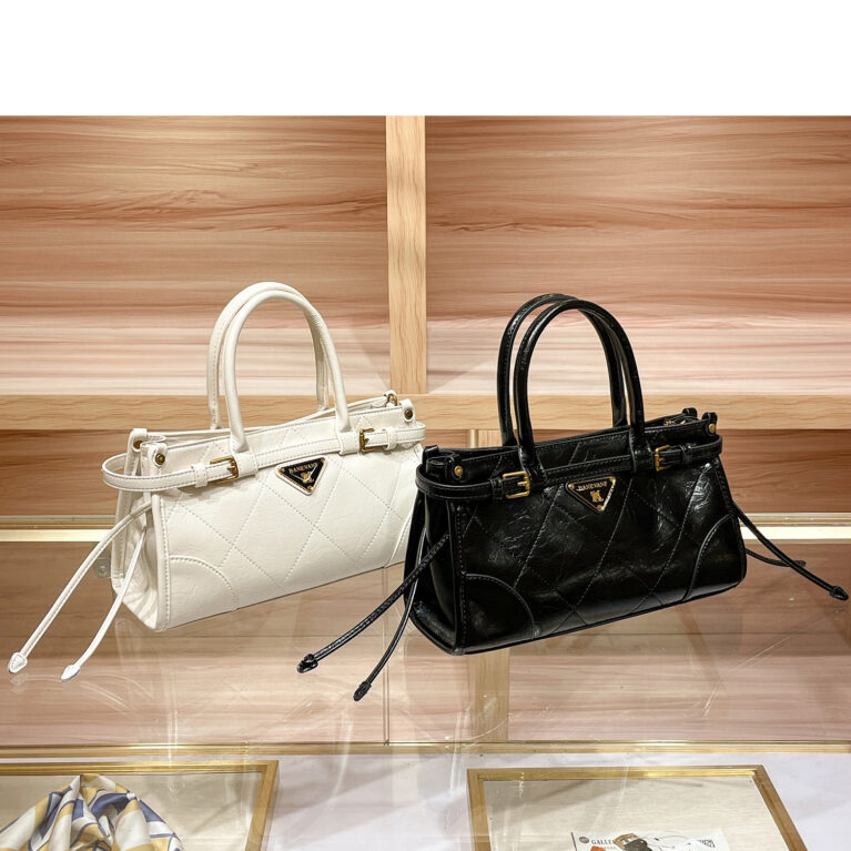 master New Oil Wax Leather Short Handle Tote Bag Women's Fashion Single Shoulder Crossbody Bag133-a